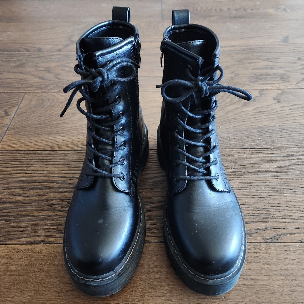 Steve Madden BETTYY Combat Boots